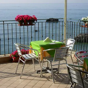 https://bb-miramare-giardini-naxos.sicilyhotelsitaly.net